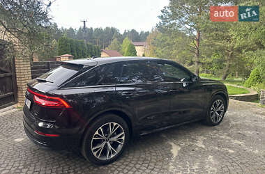 Внедорожник / Кроссовер Audi Q8 2021 в 
