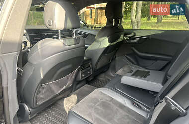 Внедорожник / Кроссовер Audi Q8 2021 в 
