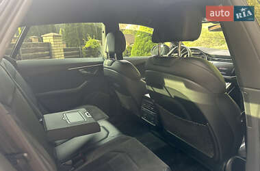Внедорожник / Кроссовер Audi Q8 2021 в 