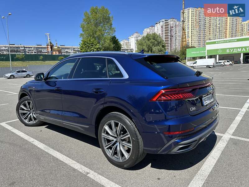 Позашляховик / Кросовер Audi Q8 2018 в Києві
