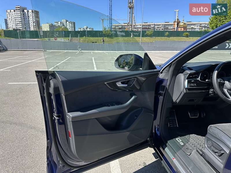 Позашляховик / Кросовер Audi Q8 2018 в Києві