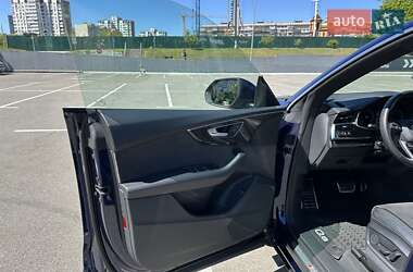 Позашляховик / Кросовер Audi Q8 2018 в 