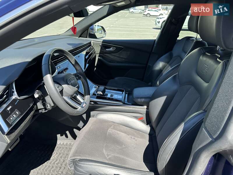 Позашляховик / Кросовер Audi Q8 2018 в Києві
