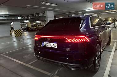 Позашляховик / Кросовер Audi Q8 2018 в 