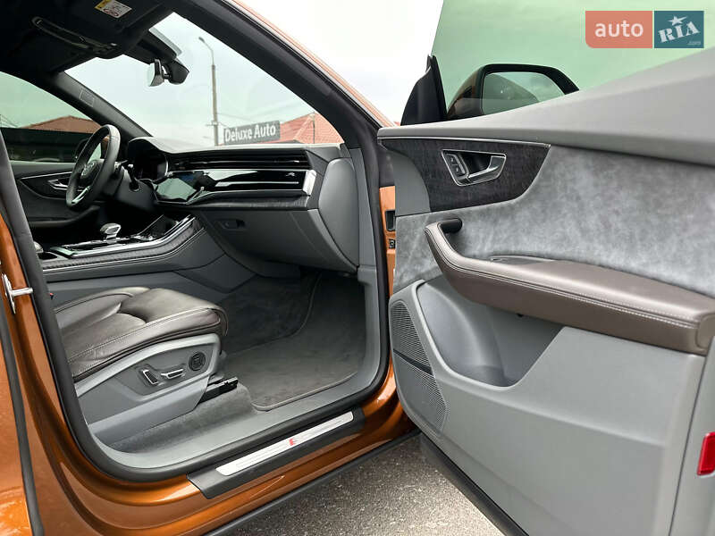 Позашляховик / Кросовер Audi Q8 2021 в Києві