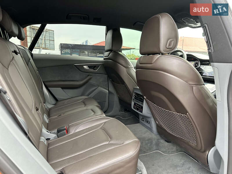 Позашляховик / Кросовер Audi Q8 2021 в Києві