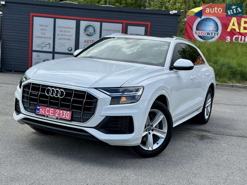 Позашляховик / Кросовер Audi Q8 2018 в 