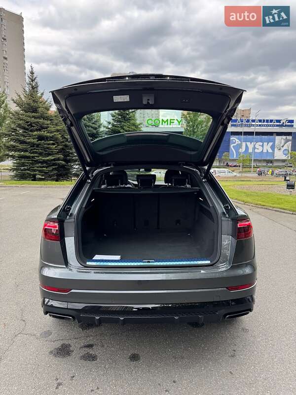 Внедорожник / Кроссовер Audi Q8 2024 в Киеве
