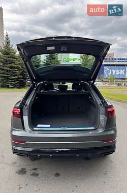 Внедорожник / Кроссовер Audi Q8 2024 в 