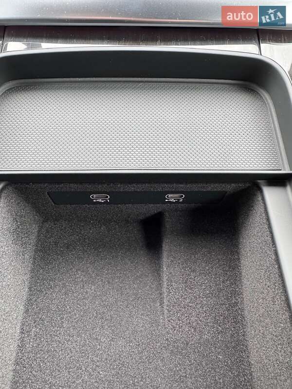 Внедорожник / Кроссовер Audi Q8 2024 в Киеве