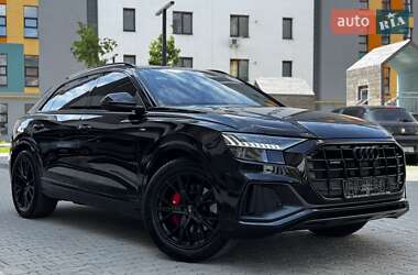 Позашляховик / Кросовер Audi Q8 2021 в 