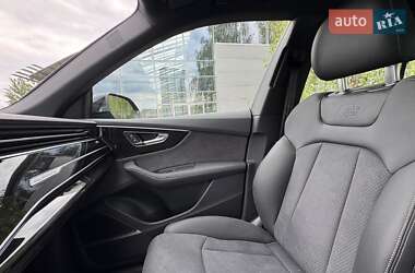 Внедорожник / Кроссовер Audi Q8 2024 в 