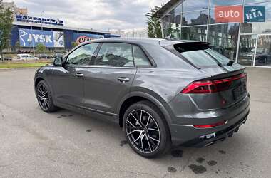 Внедорожник / Кроссовер Audi Q8 2024 в 