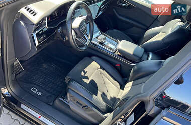 Позашляховик / Кросовер Audi Q8 2021 в 