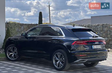 Позашляховик / Кросовер Audi Q8 2019 в 
