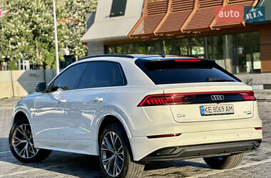 Позашляховик / Кросовер Audi Q8 2020 в 