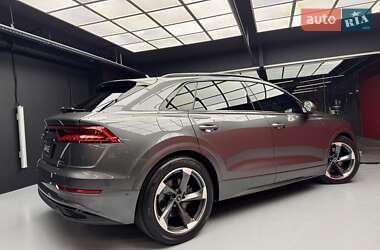 Внедорожник / Кроссовер Audi Q8 2021 в 