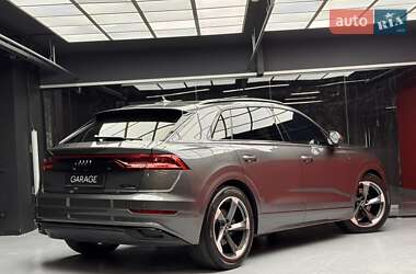 Внедорожник / Кроссовер Audi Q8 2021 в 