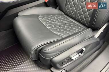 Внедорожник / Кроссовер Audi Q8 2021 в 