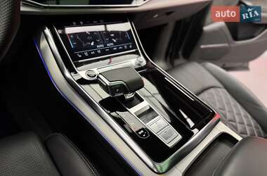 Внедорожник / Кроссовер Audi Q8 2021 в 