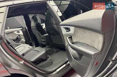 Внедорожник / Кроссовер Audi Q8 2021 в 