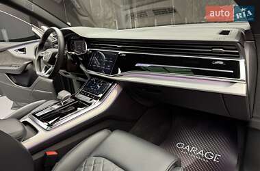 Внедорожник / Кроссовер Audi Q8 2021 в 