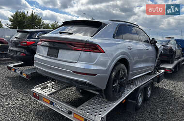 Позашляховик / Кросовер Audi Q8 2020 в 