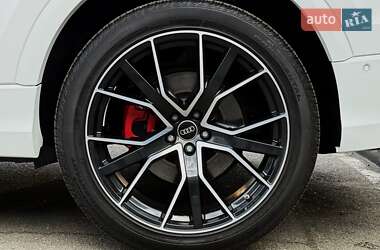 Внедорожник / Кроссовер Audi Q8 2022 в 