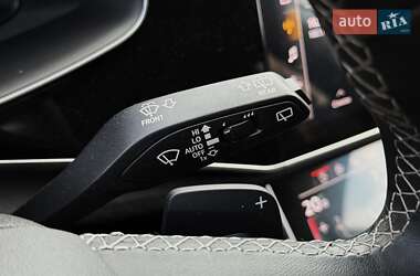 Внедорожник / Кроссовер Audi Q8 2022 в 
