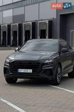 Внедорожник / Кроссовер Audi Q8 2021 в 