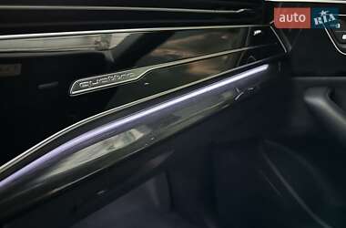 Внедорожник / Кроссовер Audi Q8 2020 в 