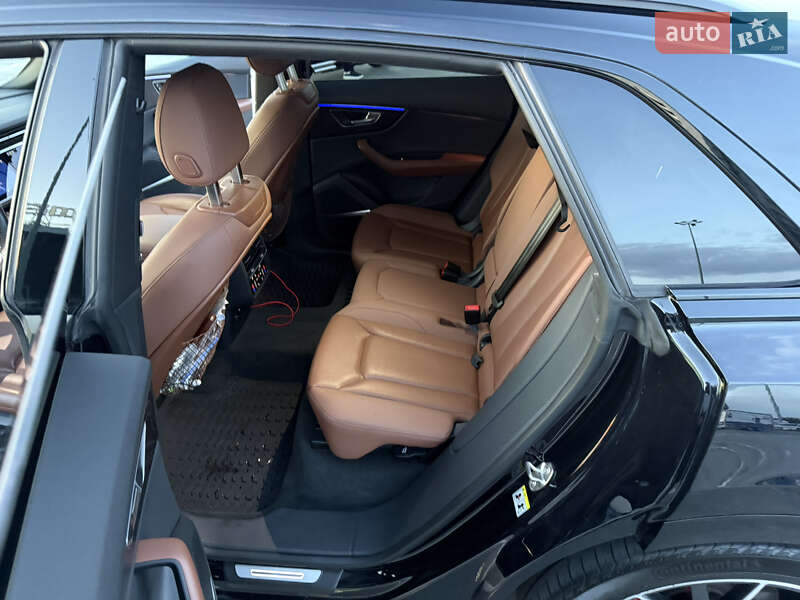 Позашляховик / Кросовер Audi Q8 2020 в Києві