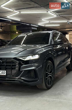 Внедорожник / Кроссовер Audi Q8 2021 в 