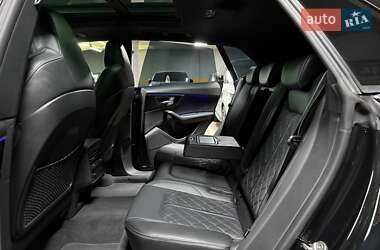 Внедорожник / Кроссовер Audi Q8 2023 в 