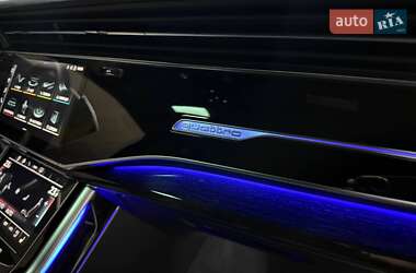 Внедорожник / Кроссовер Audi Q8 2023 в 