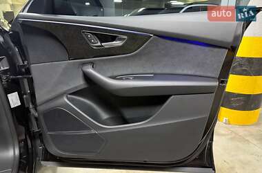 Внедорожник / Кроссовер Audi Q8 2023 в 