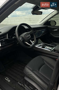 Внедорожник / Кроссовер Audi Q8 2022 в 