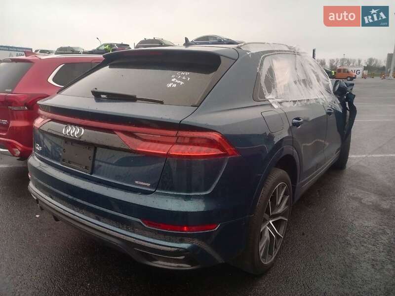 Внедорожник / Кроссовер Audi Q8 2018 в 