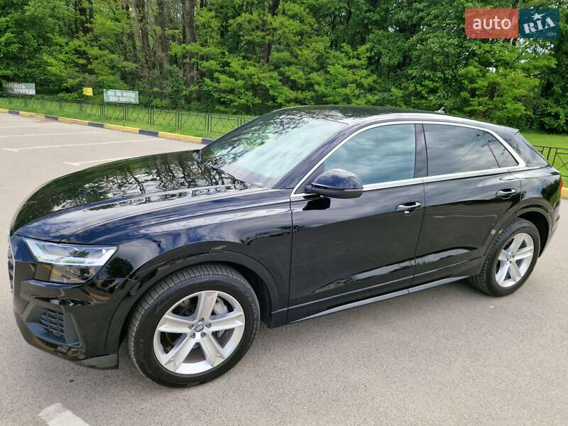 Внедорожник / Кроссовер Audi Q8 2019 в 