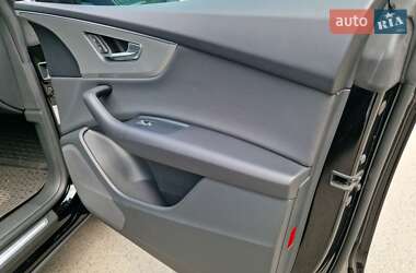 Внедорожник / Кроссовер Audi Q8 2019 в 