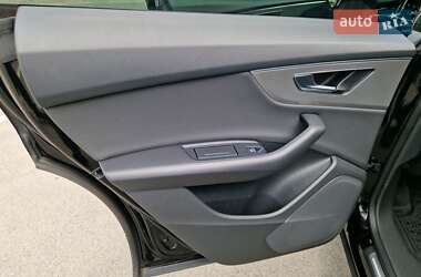 Внедорожник / Кроссовер Audi Q8 2019 в 