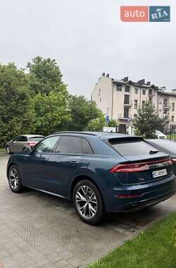 Позашляховик / Кросовер Audi Q8 2020 в 