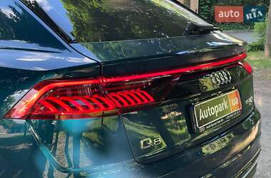 Внедорожник / Кроссовер Audi Q8 2021 в 