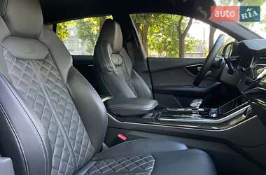 Внедорожник / Кроссовер Audi Q8 2021 в 