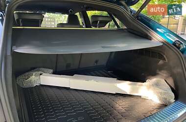 Внедорожник / Кроссовер Audi Q8 2021 в 