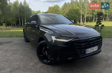 Внедорожник / Кроссовер Audi Q8 2023 в 