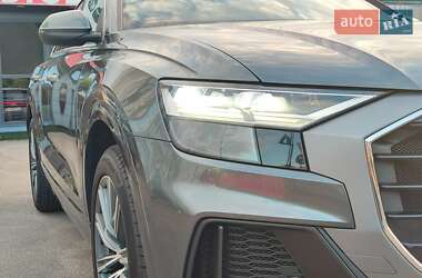 Внедорожник / Кроссовер Audi Q8 2018 в 