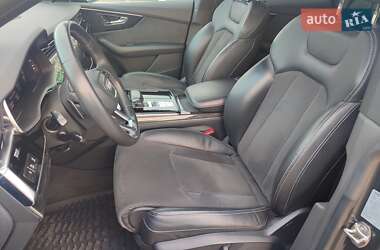 Внедорожник / Кроссовер Audi Q8 2018 в 