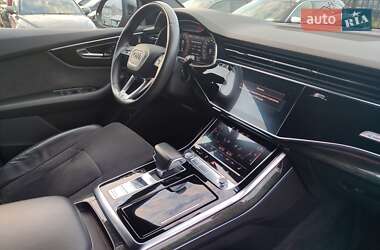 Внедорожник / Кроссовер Audi Q8 2018 в 