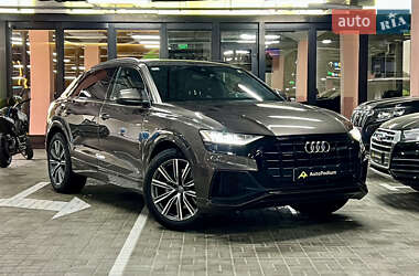 Внедорожник / Кроссовер Audi Q8 2019 в 